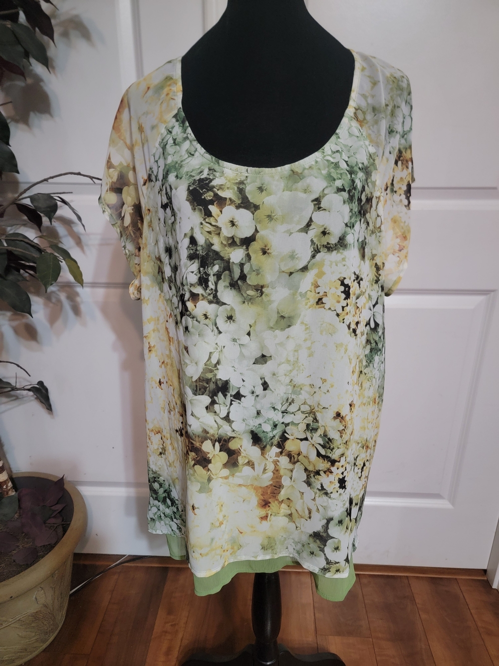 Liz Claiborne Floral Scoop Neck Tunic Top - Green & Yellow